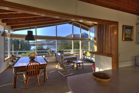 Freycinet Beachfront Retreat - Accommodation in Bendigo 2