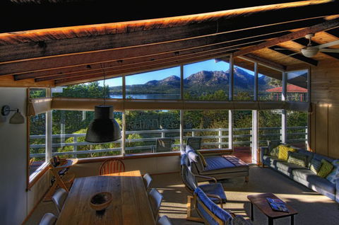 Freycinet Beachfront Retreat - Accommodation in Bendigo 0