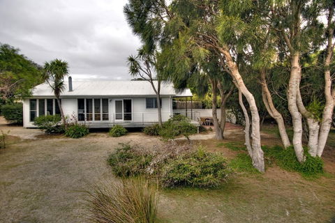Freycinet Sanctuary @ Oyster Bay - Accommodation in Bendigo 2