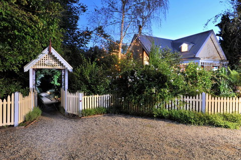Gembrook Cottages - Accommodation in Bendigo 0