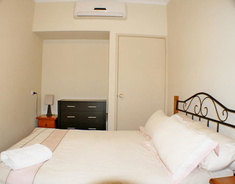 Geraldton Luxury Retreat 2 - Accommodation in Bendigo 3