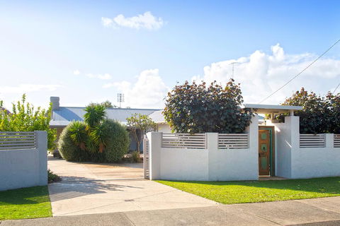 GIFFORD HOUSE - Accommodation in Bendigo 1