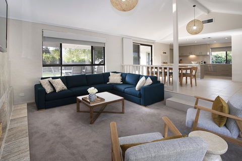 GIFFORD HOUSE - Accommodation in Bendigo 3