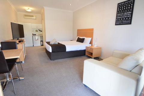 Golden Reef Motor Inn - Accommodation in Bendigo 2