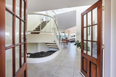 Gone Fishin' - Noosa Waters - Accommodation in Bendigo 2