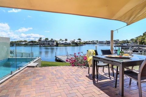 Gone Fishin' - Noosa Waters - Accommodation in Bendigo 0