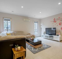 Gorgeous 4BR home in Point Cook - Accommodation in Bendigo