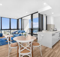 Grand Beach Views in 2-Bed Apartment With Balcony - Accommodation in Bendigo