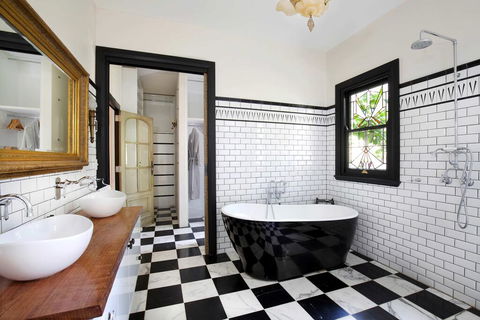 Grand Canyon Chalet - Accommodation in Bendigo 1