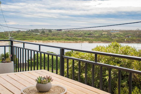 Granite Beach House - Accommodation in Bendigo 2
