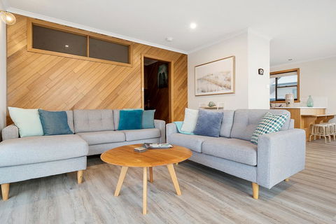 Granite Beach House - Accommodation in Bendigo 1
