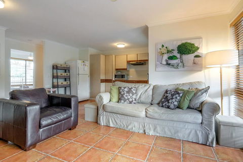 Great For Families.Pool & Kitchen - Accommodation in Bendigo 1