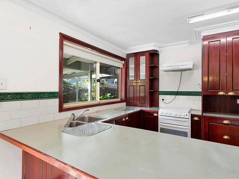 GUMS & ROSES - Family Home In The Heart Of Town. - Accommodation in Bendigo 3