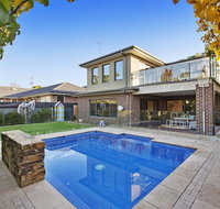 Hampton Haven with Pool for families and a max of 8 adults. - Accommodation in Bendigo