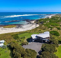 HEARN'S BEACH HOUSE - Accommodation in Bendigo