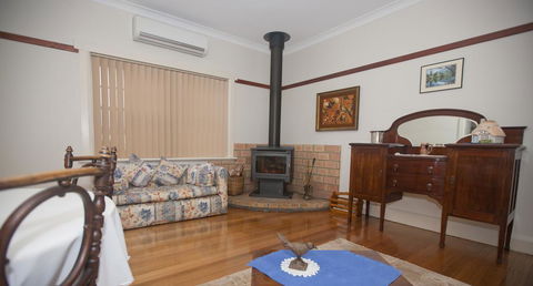 Hillside Cottage - Accommodation in Bendigo 3
