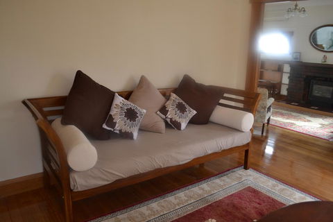 Hillside Cottage - Accommodation in Bendigo 0