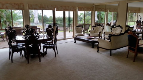 Hilltop Hideaway - Accommodation in Bendigo 0