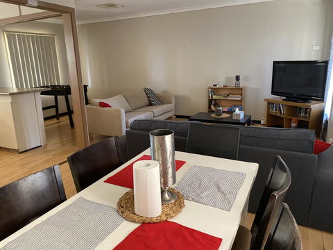 Home Away From Home - Accommodation in Bendigo 1