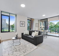 HomeHotel walking distance to Train and Westfield. - Accommodation in Bendigo