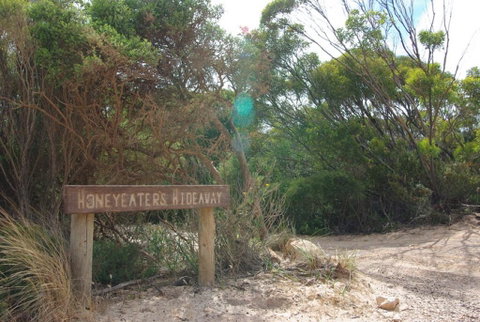 Honeyeaters Hideaway In Vivonne Bay - Accommodation in Bendigo 0