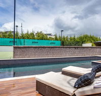 Kalina Retreat resort style tennis  pool - Accommodation in Bendigo