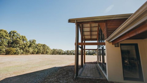 Kangaroo Retreat - Accommodation in Bendigo 1