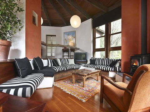 Kanimbla View Clifftop Retreat - Accommodation in Bendigo 1