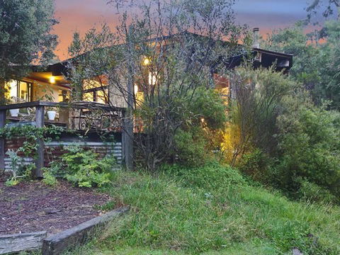 Kanimbla View Clifftop Retreat - Accommodation in Bendigo 0