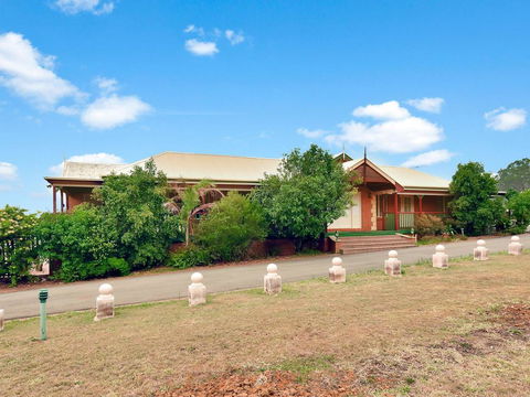 King III - You Can Honestly Walk To Bimbadgen And Hope Estate Concerts - Accommodation in Bendigo 0