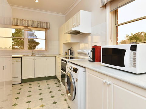 King III - You Can Honestly Walk To Bimbadgen And Hope Estate Concerts - Accommodation in Bendigo 2