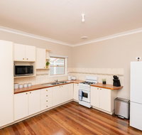 Kinross on Cox Sweet Neat  Simple  Wifi - Accommodation in Bendigo