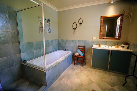 Kiwarrak Country Retreat - Accommodation in Bendigo 3