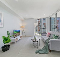 KOZYGURU MASCOT WALK TO STATION MODERN DESIGNER 2 BED APT FREE PARKING NMA260-312 - Accommodation in Bendigo