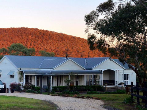 La Sila Homestead On Marrowbone - Cutest Cottage In The Hunter With Killer Views - Accommodation in Bendigo 3