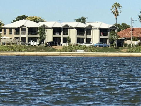 Lake Breeze - Accommodation in Bendigo 0