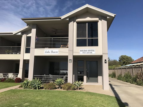Lake Breeze - Accommodation in Bendigo 1
