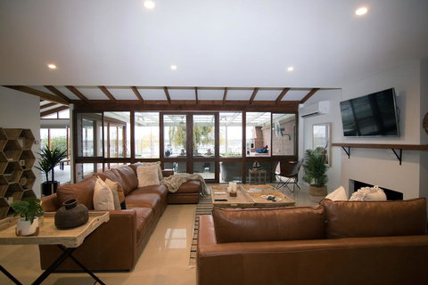 Lake House 61 Mulwala - Accommodation in Bendigo 1