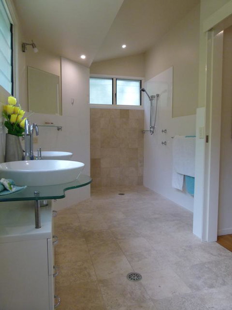 Lake Russell Lakeside Retreat - Accommodation in Bendigo 3