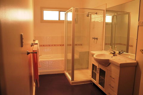 Lake Tyrrell Accommodation - Accommodation in Bendigo 1
