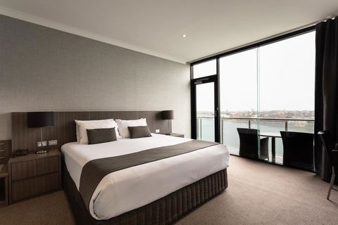 Lakes Hotel - Accommodation in Bendigo 2