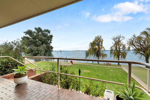 Lakeside Landing - Waterfront - Accommodation in Bendigo 2