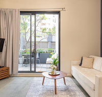Large Apartment 2 Parking Spots and Pool - Accommodation in Bendigo