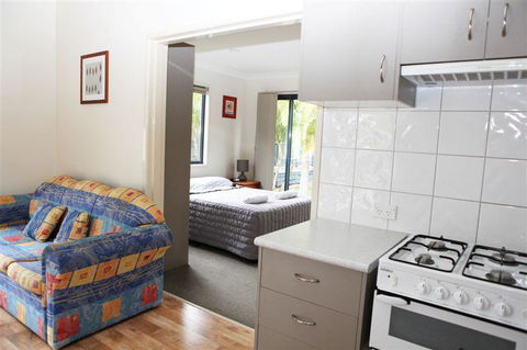 Lazy Acres Caravan Park - Accommodation in Bendigo 2