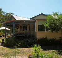 Lilys by the Lake - Raymond Island Accommodation - Accommodation in Bendigo
