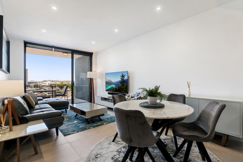 Luxury Living With Panoramic Views - Accommodation in Bendigo 0