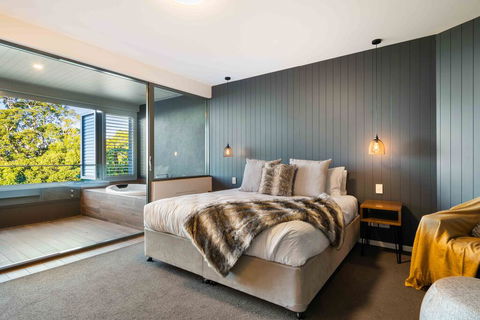 Luxury Spa Retreat With Ocean And Hinterland Views - Accommodation in Bendigo 0