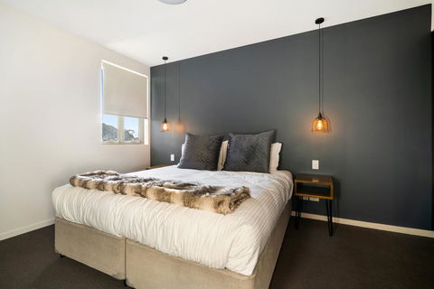 Luxury Spa Retreat With Ocean And Hinterland Views - Accommodation in Bendigo 3