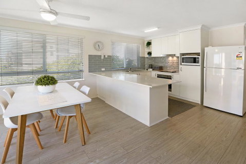 MAINSAIL8- MOOLOOLABA BEACH - Accommodation in Bendigo 0