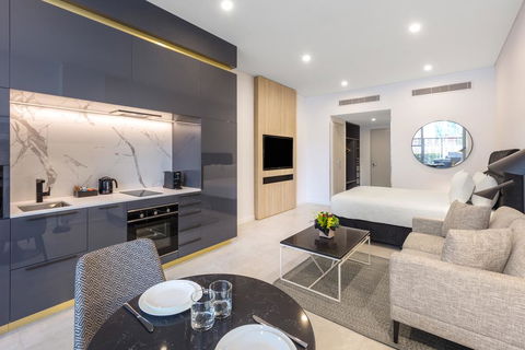 Meriton Suites Broadbeach - Accommodation in Bendigo 2
